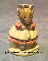 Royal Albert Beatrix Potter Old Woman In A Shoe Knitting quality figurine